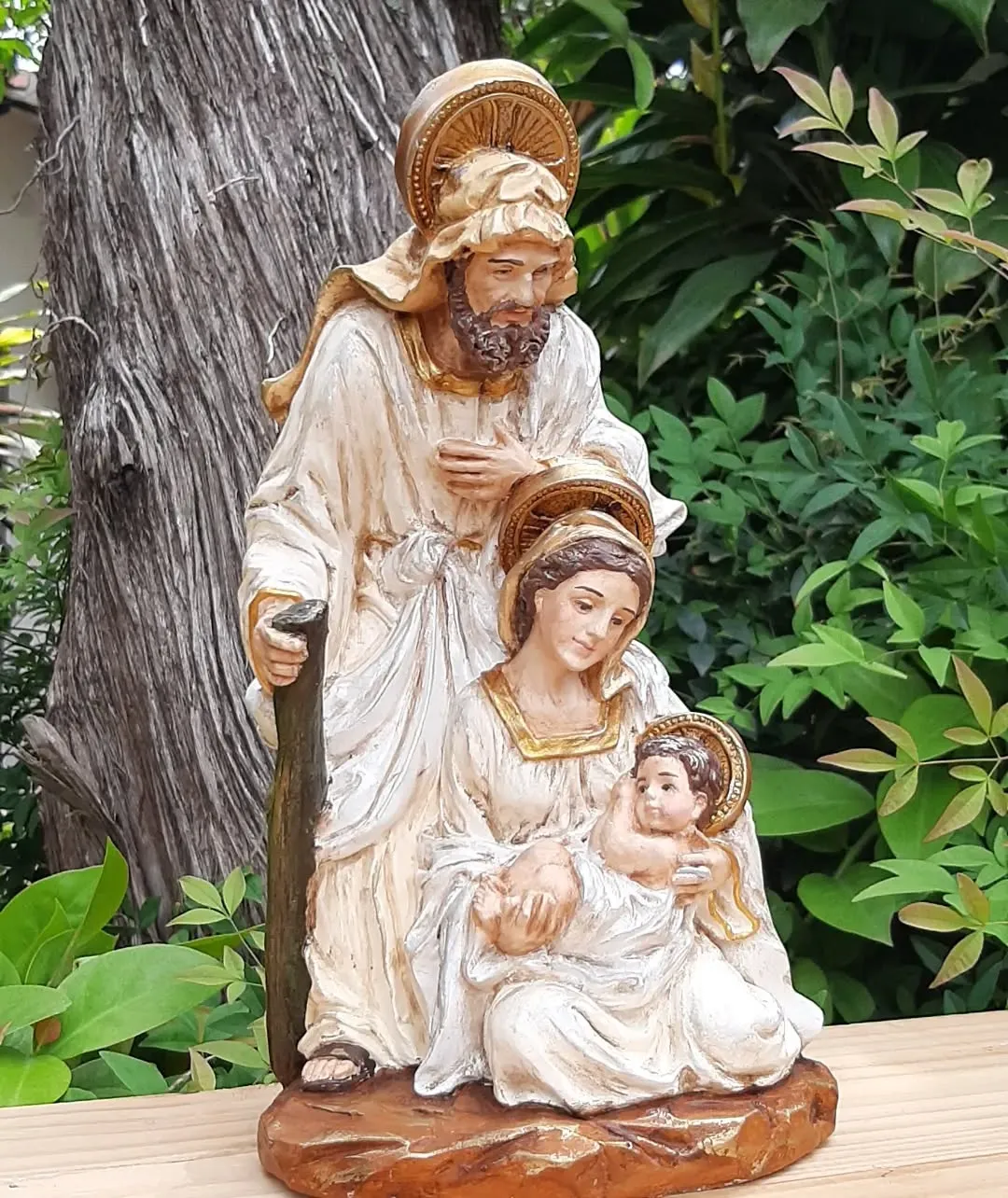Sagrada Familia con Niño en brazos